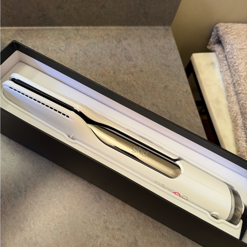 GHD style 2-in-1 hot air style